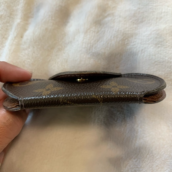 Authentic Louis Vuitton 4 Key Holder - Picture 5 of 8